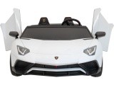 Vehicle Lamborghini Aventador SV White