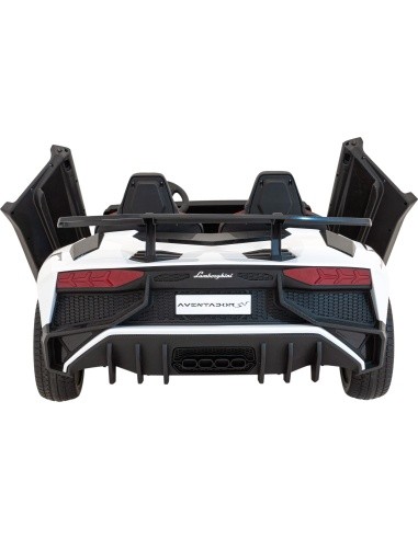 Vehicle Lamborghini Aventador SV White