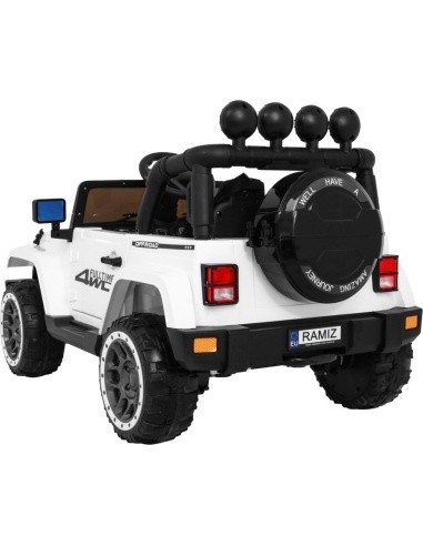 Visą laiką visureigis 4WD Baltas