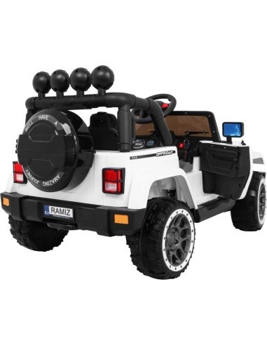 Visą laiką visureigis 4WD Baltas