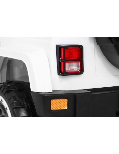 Visą laiką visureigis 4WD Baltas