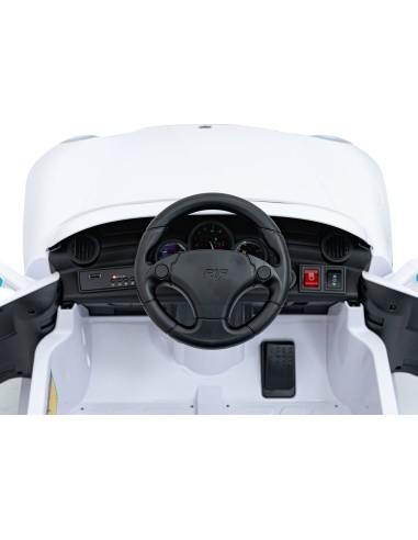 RUF CTR3 White Vehicle