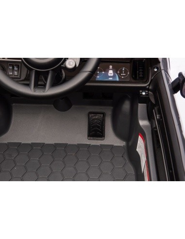 Vehicle Porsche Cayenne Black