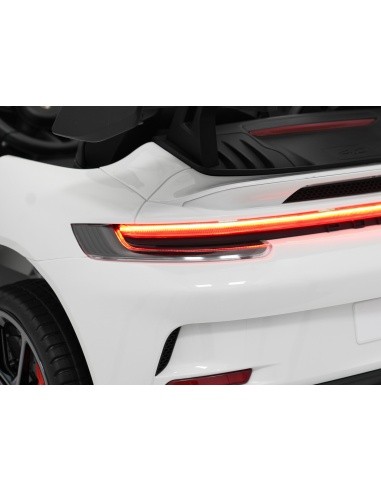 Vehicle Porsche 911 GT 3 White