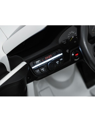 Vehicle Porsche 911 GT 3 White