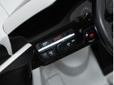 Vehicle Porsche 911 GT 3 White