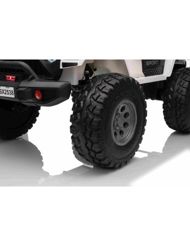 Extreme Sport 4x4 White Vehicle