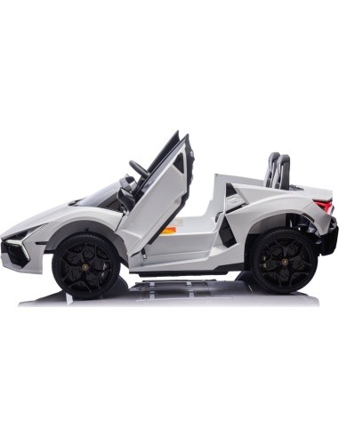 Lamborghini Revuelto XL STRONG White vehicle