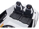 Lamborghini Revuelto XL STRONG baltas elektromobilis