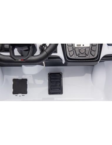 Lamborghini Revuelto XL STRONG baltas elektromobilis