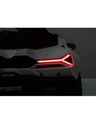 Lamborghini Revuelto XL STRONG White vehicle