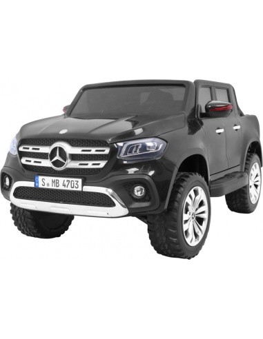 "Mercedes Benz X-Class" juodos spalvos