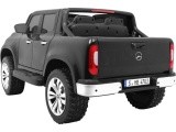"Mercedes Benz X-Class" juodos spalvos