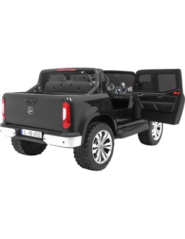 "Mercedes Benz X-Class" juodos spalvos