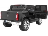"Mercedes Benz X-Class" juodos spalvos