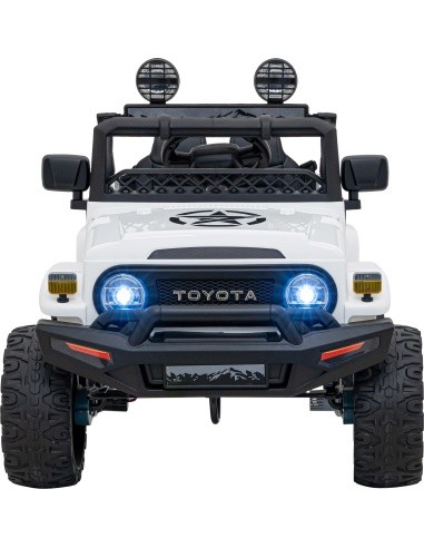 "Toyota FJ Cruiser" baltos spalvos