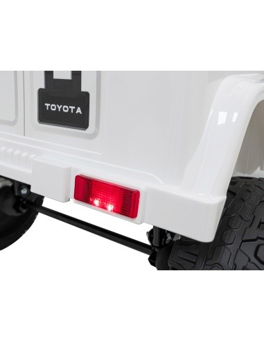 "Toyota FJ Cruiser" baltos spalvos
