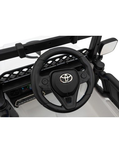 "Toyota FJ Cruiser" baltos spalvos