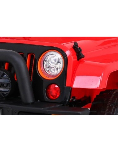 Visą laiką visureigis 4WD Raudona
