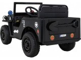 Retro karinė transporto priemonė juoda