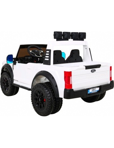 "Ford Super Duty" baltos spalvos