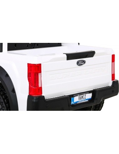 "Ford Super Duty" baltos spalvos