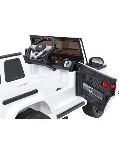 Vehicle Mercedes G63 AMG LIFT White