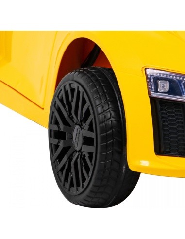 Vehicle Audi R8 Yellow