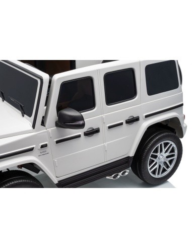Mercedes G63 AMG White Vehicle