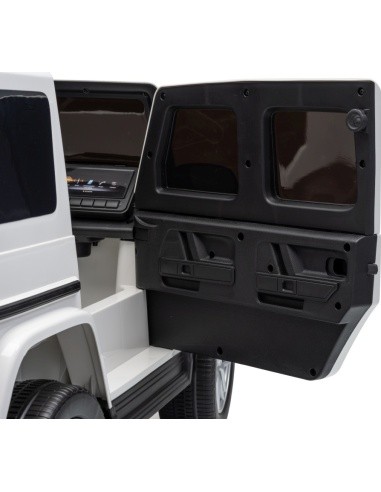 Mercedes G63 AMG White Vehicle