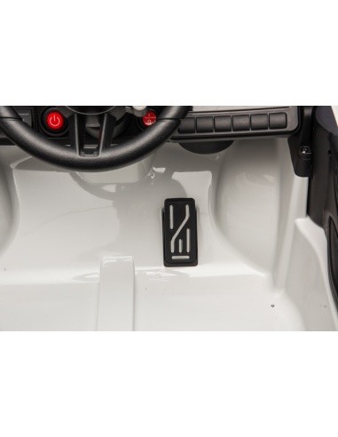 Porsche Macan White Vehicle