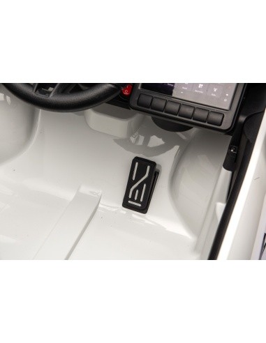 Porsche Macan White Vehicle
