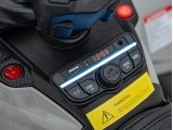 Keturratis Can Am Outlander ATV su valdymo pultu, pilkas